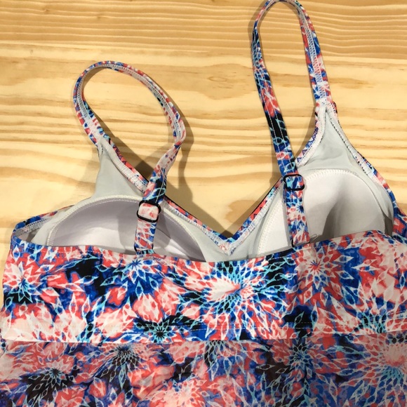 Tankini Top 🌊 - Picture 4 of 5